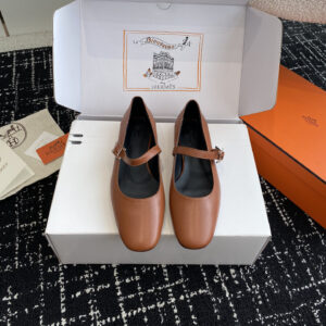 高仿Hermes*H242047Z1W山羊皮瑪麗珍鞋棕色免檢版