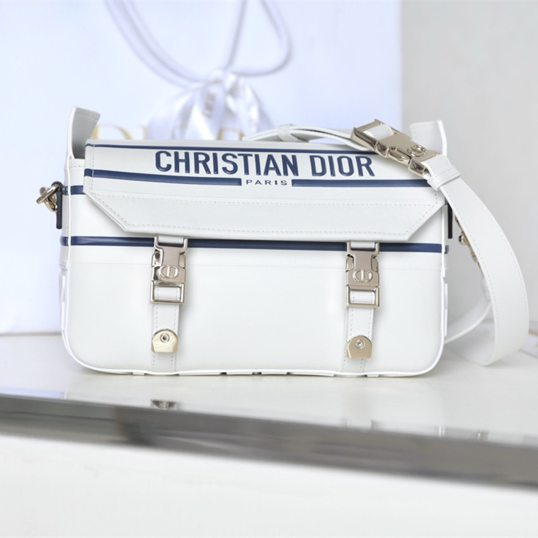 高仿DiorCamp系列郵差包小號白色免檢版
