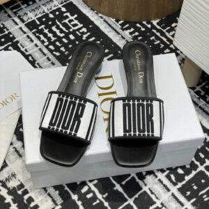 高仿Dior*Evolution系列KCQ233套腳一體短跟拖鞋徽標刺繡免檢版