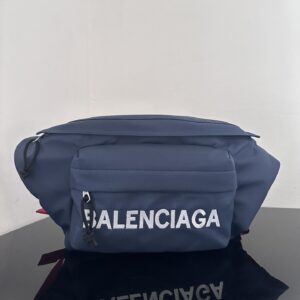 高仿BalenciagaWheelBeltpack系列尼龍胸包藍色