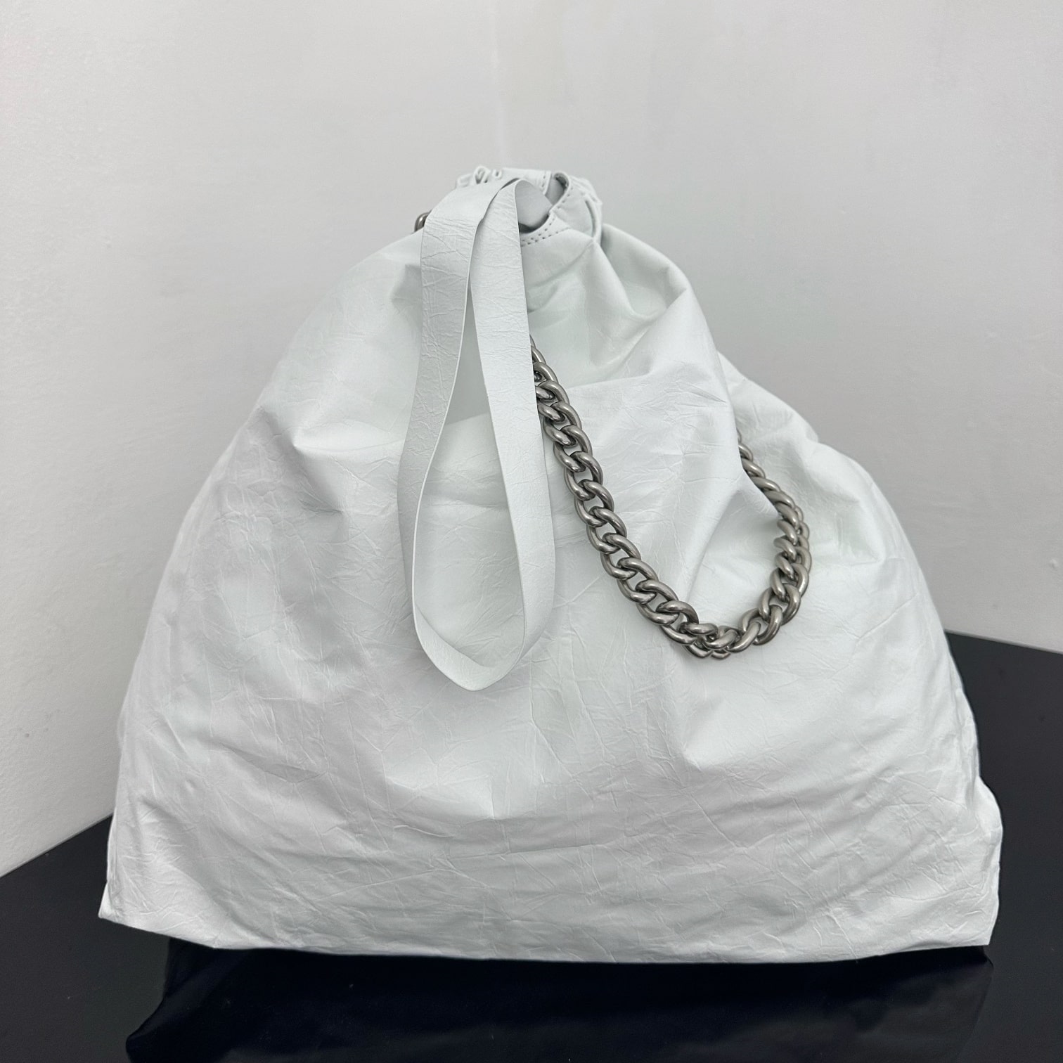 高仿Balenciaga2023Crushtote褶皺牛皮手拎袋大號 - Image 2