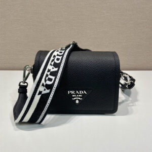 高仿Prada斜跨單肩包1BD332黑色免檢版