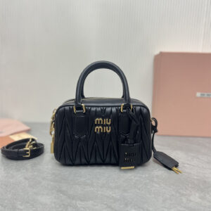 高仿miumiu繆繆TooPretty系列5BB123保齡球手袋黑色