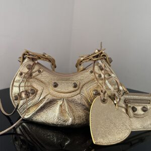 高仿Balenciaga*LeCagole系列餃子包金色XS