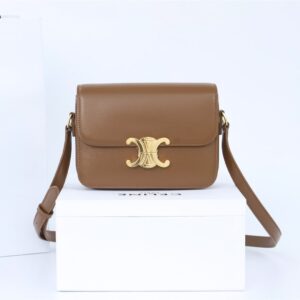 高仿Celine*Triomphe系列手袋188423棕色小號免檢版