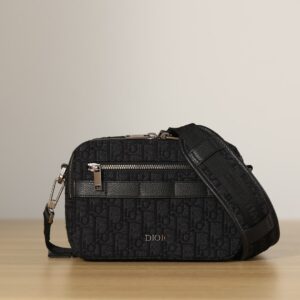 高仿Dior*Safari系列郵差包Oblique印花黑免檢版