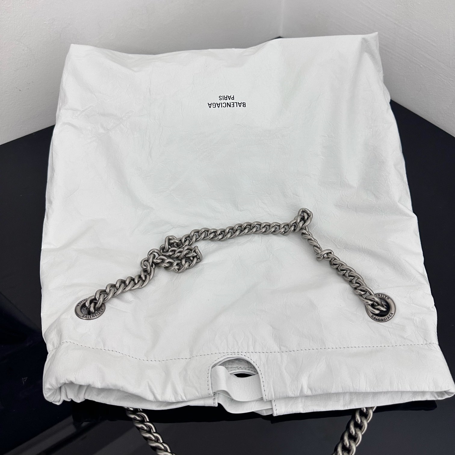 高仿Balenciaga2023Crushtote褶皺牛皮手拎袋大號 - Image 4