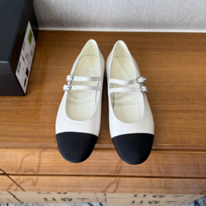 高仿Chanel*G45697圓頭塔扣平底鞋白色免檢版