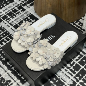 高仿Chanel*25P系列G46231A小羊皮花瓣拖鞋白色1CM免檢版