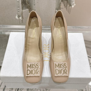 高仿Dior*Miss系列KCX322方頭LOGO金屬扣高踭單鞋膚色免檢版