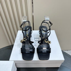 高仿Dior*Cest系列KCO069金屬配飾露趾高跟涼鞋黑色8CM免檢版