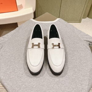 高仿Hermes*H241019Z90小牛皮樂福鞋白色免檢版