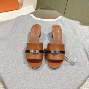 高仿Hermes*H231063Z20粗跟一字拖鞋棕色5CM免檢版