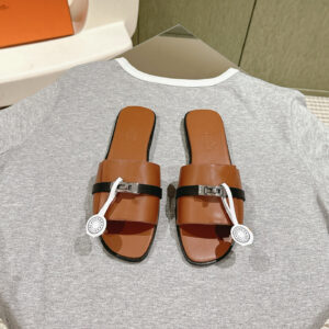 高仿Hermes*H231056Z20一字平底拖鞋棕色免檢版