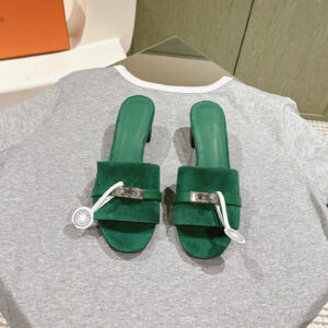 高仿Hermes*H232132ZI0粗跟一字拖鞋麂皮緞面綠色5CM免檢版
