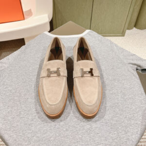高仿Hermes*H222054ZD1羊京料樂福鞋沙色免檢版