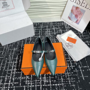 高仿Hermes*Kelly系列H251002Z05小牛皮休閒單鞋祖母綠免檢版