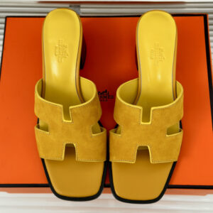 高仿Hermes*H241233ZCH經典H中踭拖鞋羊京面料黃色5CM免檢版