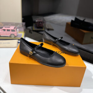 高仿LV*25春夏款Romy平底芭蕾鞋1ADCS6黑色免檢版