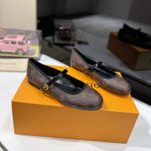 高仿LV*25春夏款Romy平底芭蕾鞋1ADCRY老花免檢版