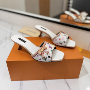 高仿LV*25款最新走秀款涼鞋1AG001白色免檢版