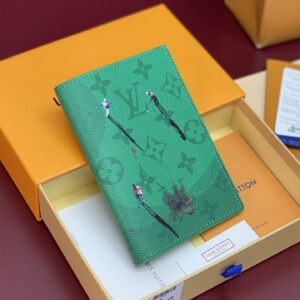 高仿LV父親節系列M14875高爾夫圖案綠色護照夾免檢版