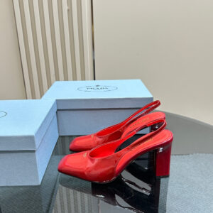 高仿Prada*1I838C方頭粗踭露跟鞋8.5CM漆皮紅色免檢版
