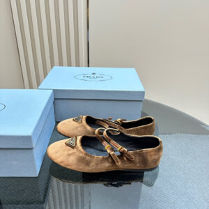 高仿Prada*1F793S圓頭塔扣瑪麗珍鞋絨面棕色免檢版