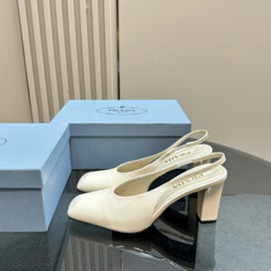 高仿Prada*1I838B方頭粗踭露跟鞋8.5CM漆皮白色免檢版