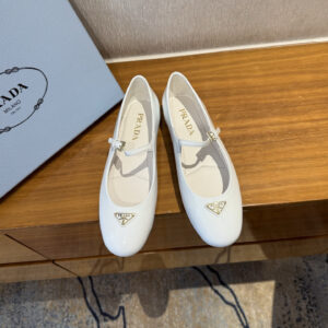 高仿Prada*1F793N平底瑪麗珍鞋漆皮白色免檢版