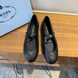 高仿Prada*1F567N平底瑪麗珍鞋小牛皮黑色免檢版