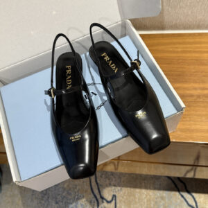 高仿Prada*1F828N方頭皮質塔扣休閒涼鞋黑色免檢版