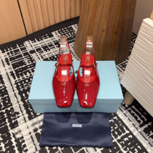 高仿Prada*1F828C方頭皮質塔扣休閒涼鞋漆皮紅色免檢版