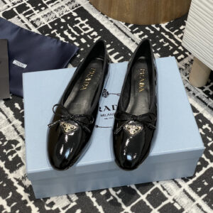 高仿Prada*Patent系列1F798M蝴蝶結圓頭單鞋漆皮黑色免檢版