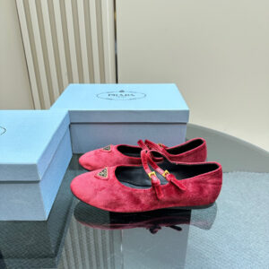 高仿Prada*1F793R圓頭塔扣瑪麗珍鞋絨面紅色免檢版