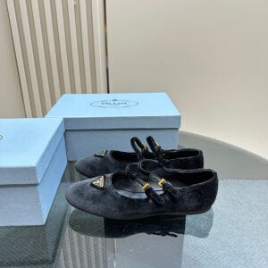 高仿Prada*1F793Q圓頭塔扣瑪麗珍鞋絨面黑色免檢版