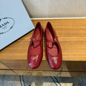 高仿Prada*1F793A平底瑪麗珍鞋漆皮紅色免檢版