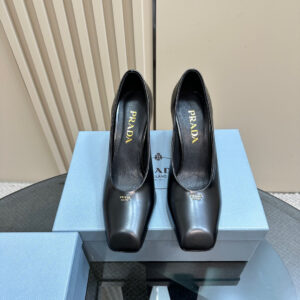 高仿Prada*1I837A方頭粗跟高踭鞋8.5CM小牛皮黑色免檢版