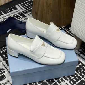 高仿Prada*1D831N方頭套腳樂福鞋3.5CM漆皮白色免檢版