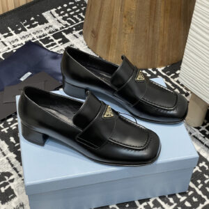 高仿Prada*1D831A方頭套腳樂福鞋3.5CM小牛皮黑色免檢版