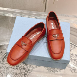 高仿Prada*1D468M薄款女士商務鞋小牛皮棕紅色免檢版
