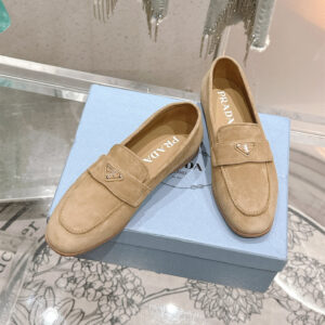 高仿Prada*1D468C薄款女士商務鞋小牛皮沙色免檢版