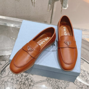 高仿Prada*1D468N薄款女士商務鞋小牛皮棕色免檢版