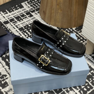 高仿Prada*1D831M方頭套腳樂福鞋3.5CM漆皮黑色免檢版