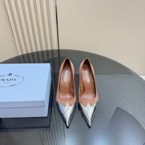 高仿Prada*春夏系列1l968B金屬漆皮尖頭細高踭鞋8.5CM朱紅免檢版