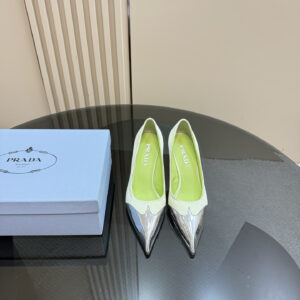 高仿Prada*春夏系列1l968U金屬漆皮尖頭細高踭鞋8.5CM蘋果綠免檢版