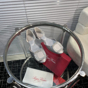高仿RogerVivier*RVW0882鑽扣中空平底鞋銀色免檢版