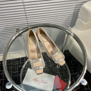 高仿RogerVivier*RVW0161飾扣真絲單鞋裸色4.5CM免檢版