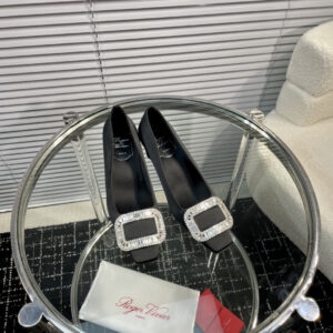高仿RogerVivier*RVW0160飾扣真絲單鞋黑色4.5CM免檢版