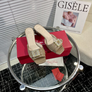 高仿RogerVivier*RVW5366鑽扣一字拖鞋漆皮卡其4.5CM免檢版